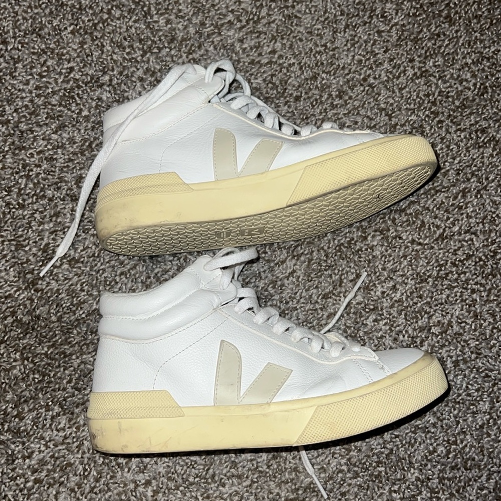 Veja Sneakers